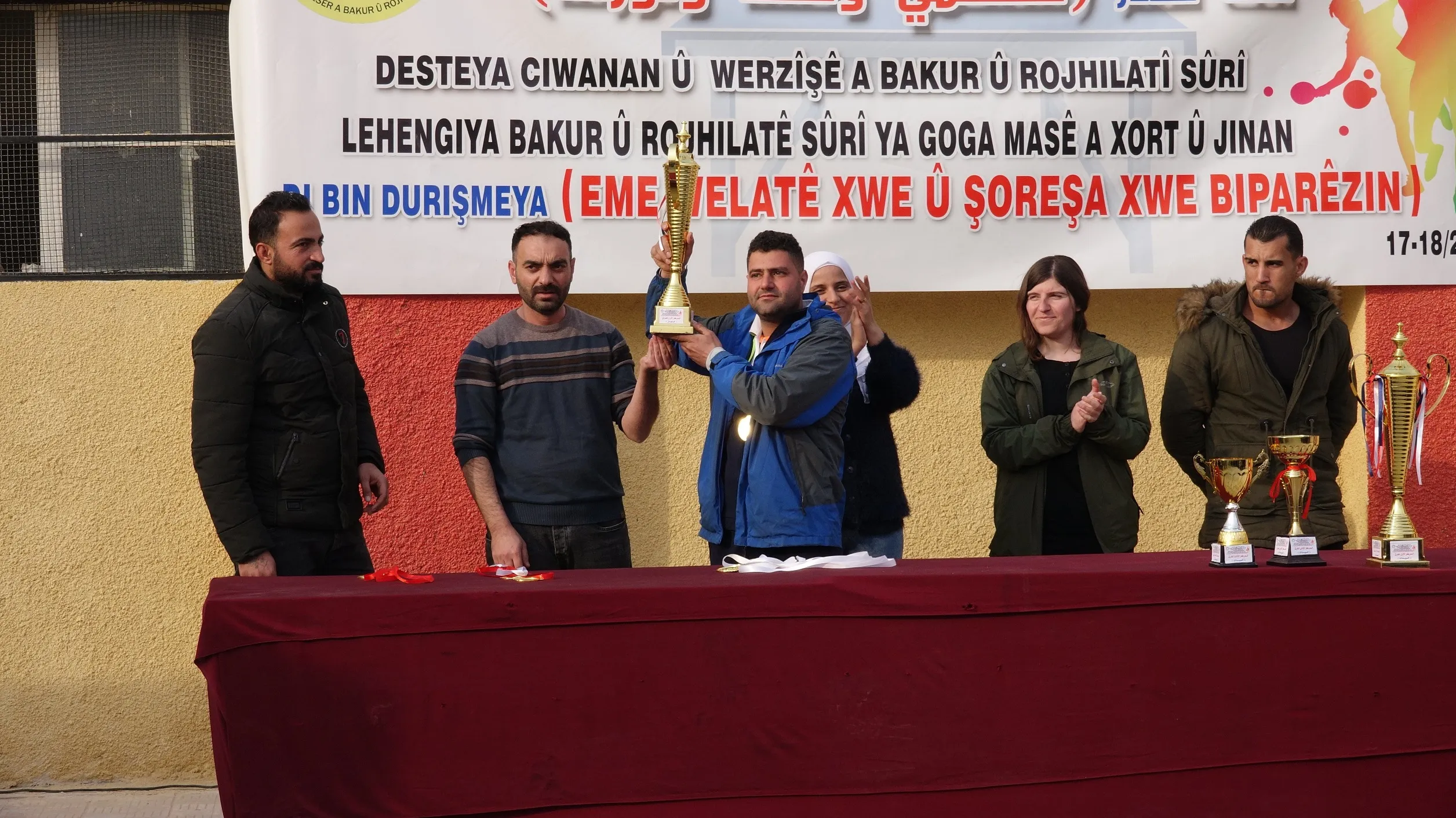 Turnoveya ping pong bi xelatkirina tîmên serkeftî bi dawî bû