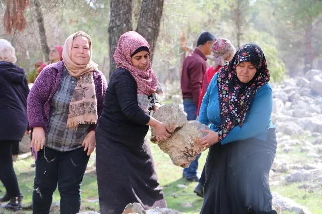' Şerê gel ê şoreşgerî misogeriya parastinê ye'