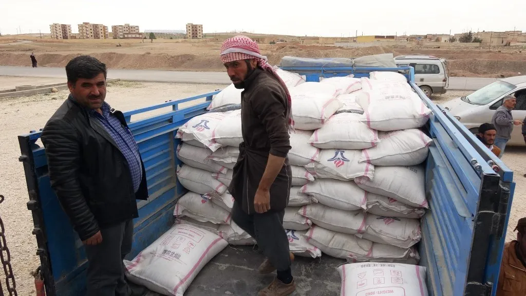 Gerînendeya Çandiniyê ya Girê Spî destekê dide cotkaran