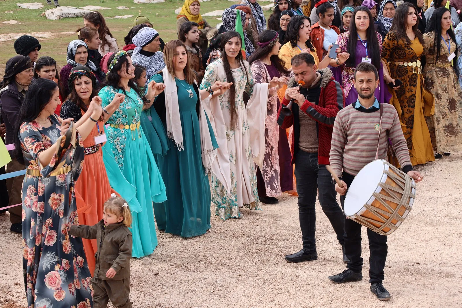 Jin berê xwe didin qadên pîrozbahiyê yên 8`ê Adarê