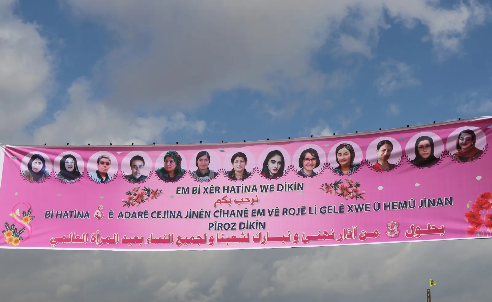 Jin berê xwe didin qadên pîrozbahiyê yên 8`ê Adarê