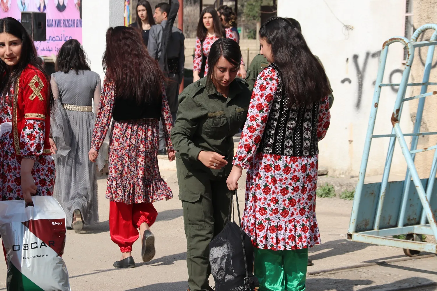 Jin berê xwe didin qadên pîrozbahiyê yên 8`ê Adarê