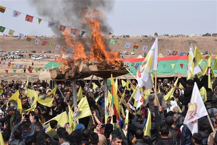 ​​​​​​​ Agirê Newroza 2022'an li Bakur û Rojhilatê Sûriyê hat dadan