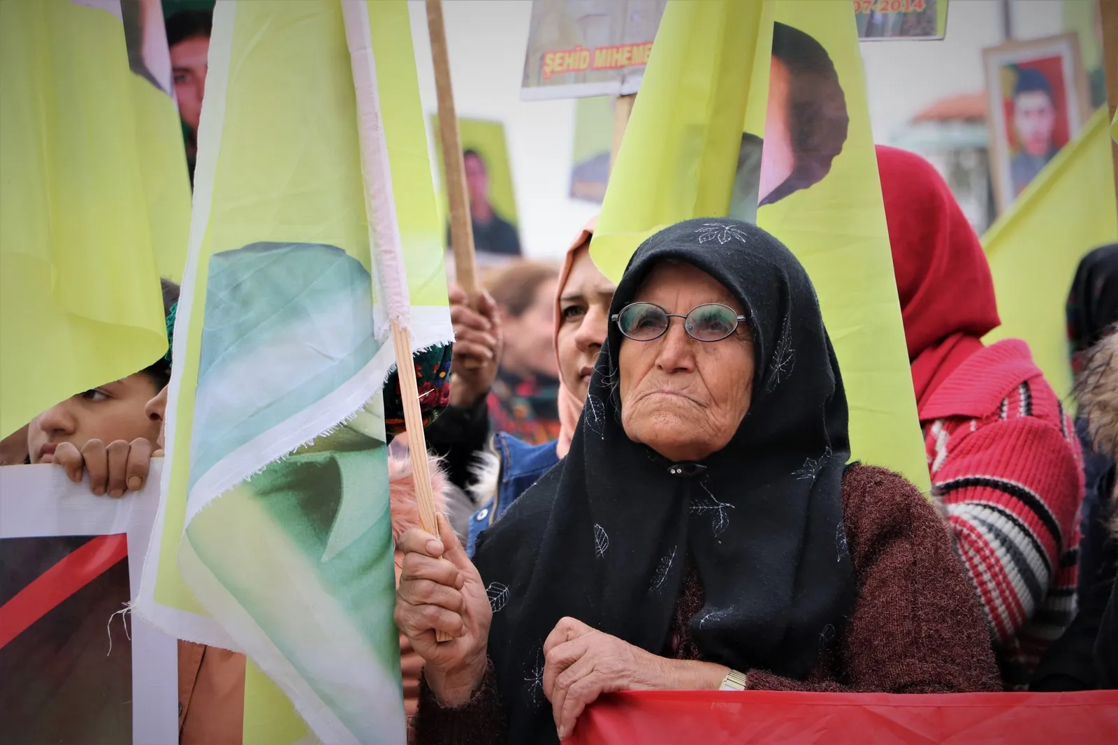 Meclisa Malbatên Şehîdan li Şehbayê meşek li dar xist