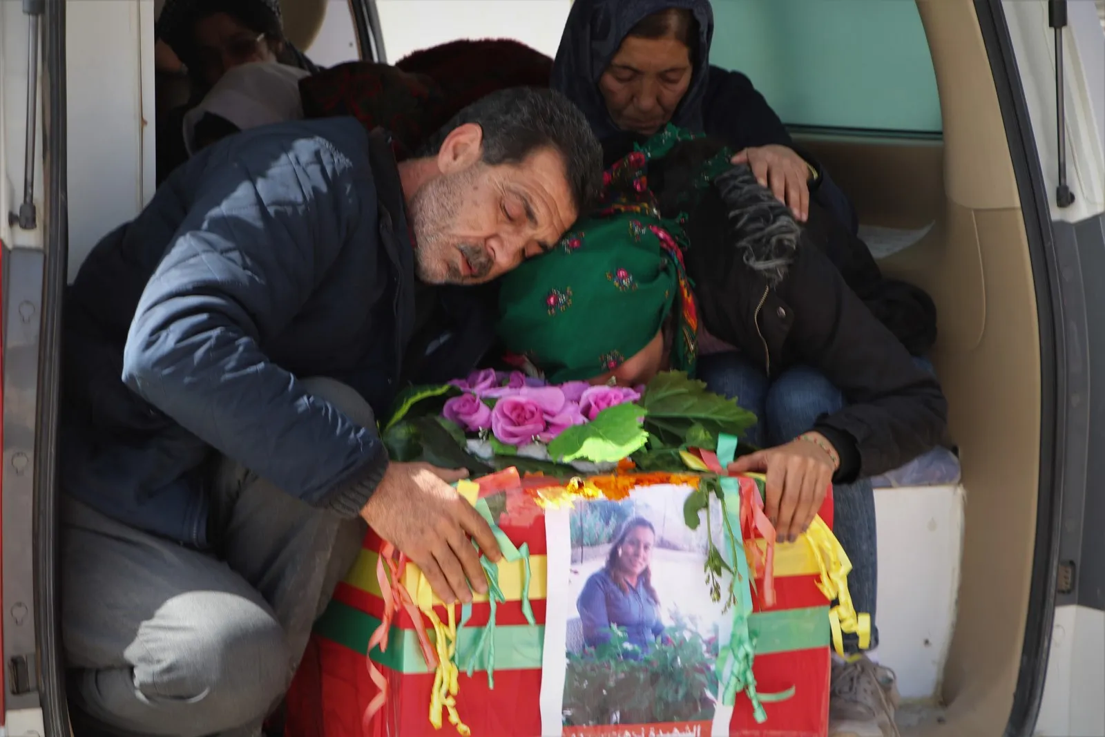 Cenazeyên şehîdên teqîna li Şehbayê hatin veşartin