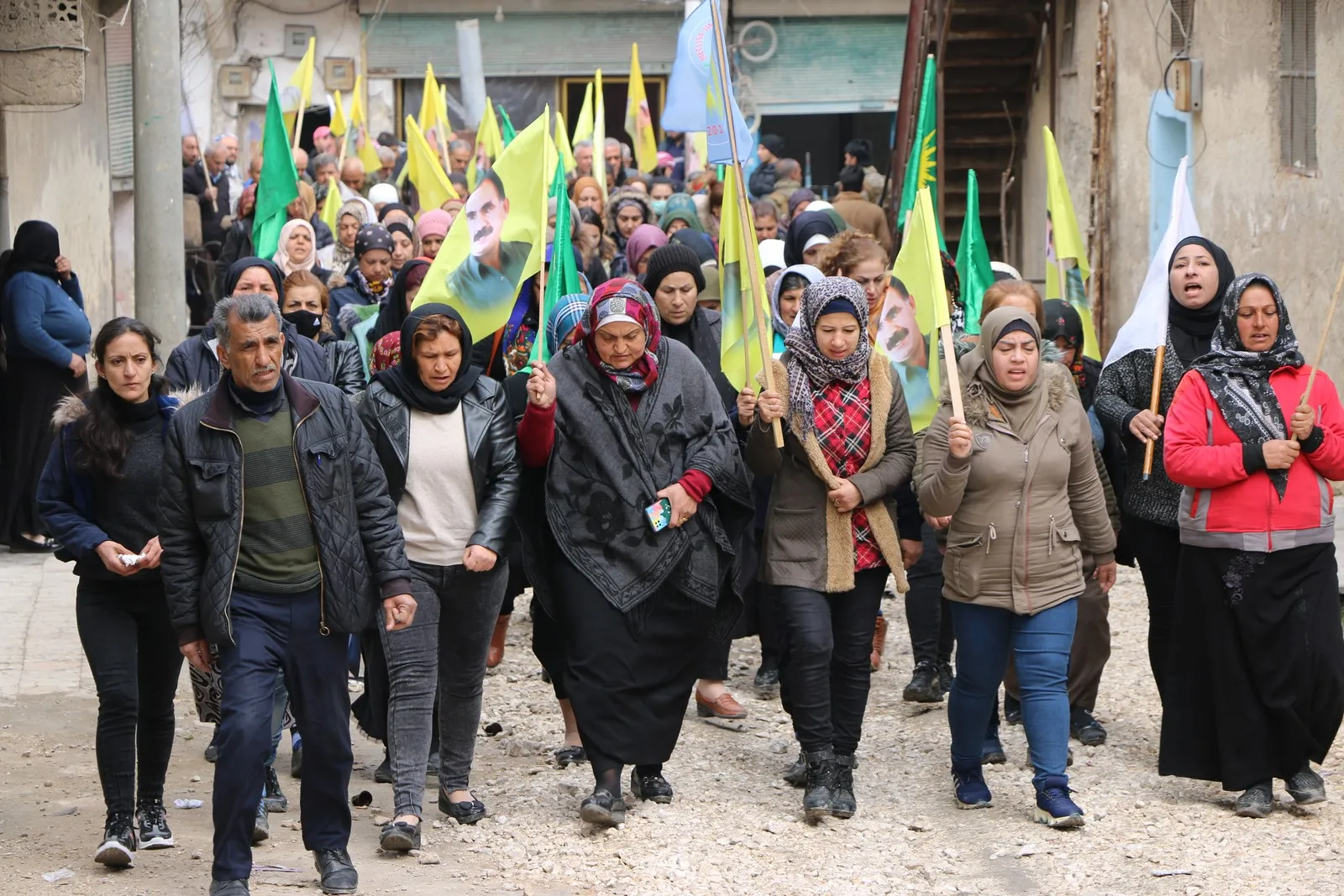 Şêniyên Helebê sersaxî ji malbata şehîd Bekir re xwest
