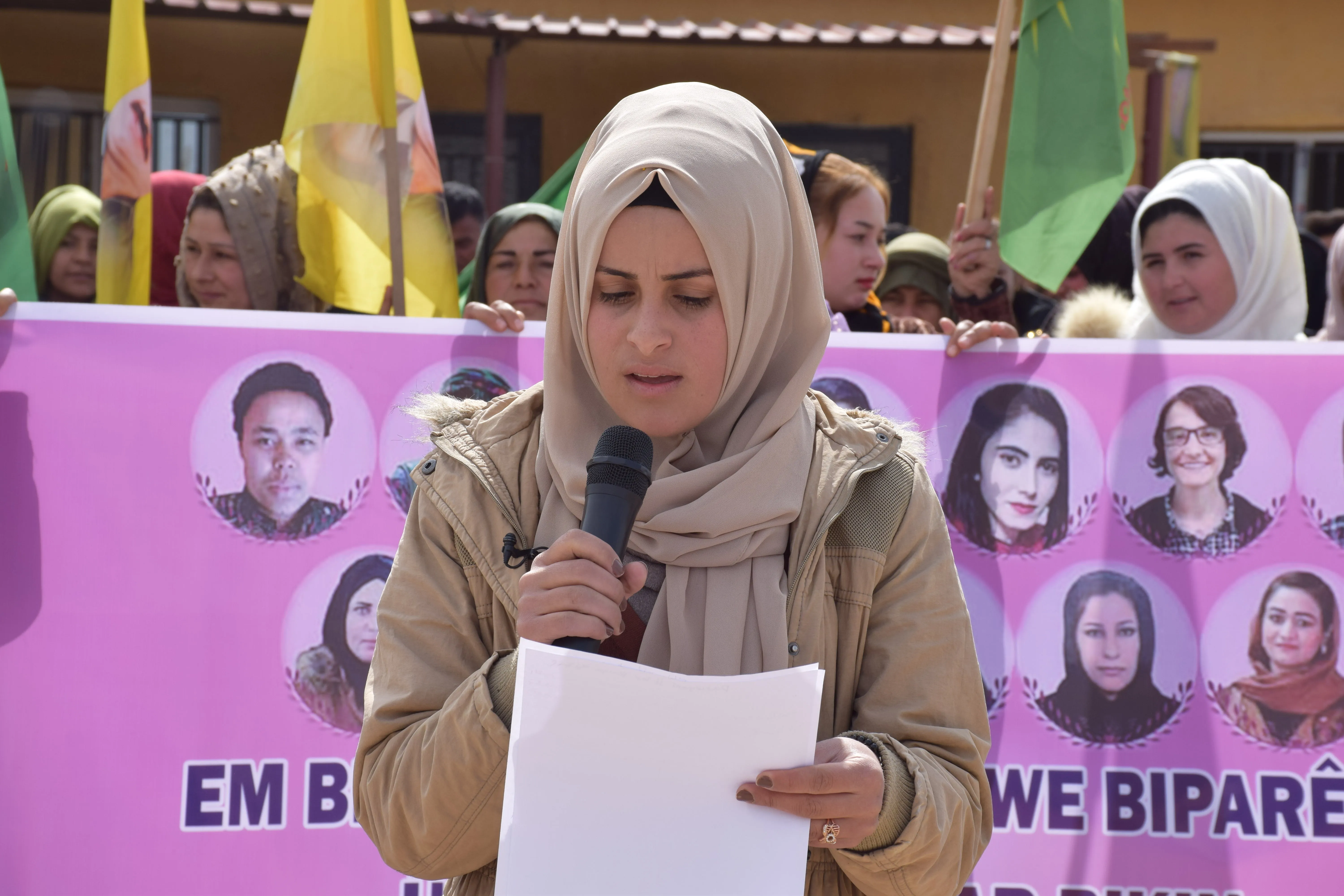 Yekitiya Jinên Ciwan û Kongra Star çalakî li dar xistin