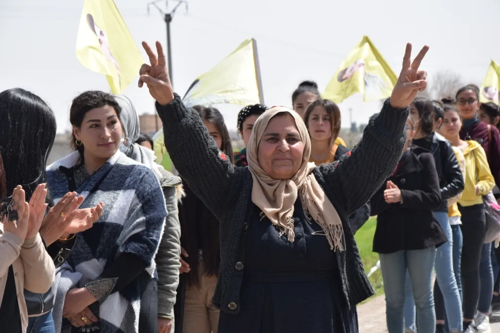Li Kobanê xiyaneta PDK`ê û hevkariya wê bi dewleta Tirk re hat şermezarkirin
