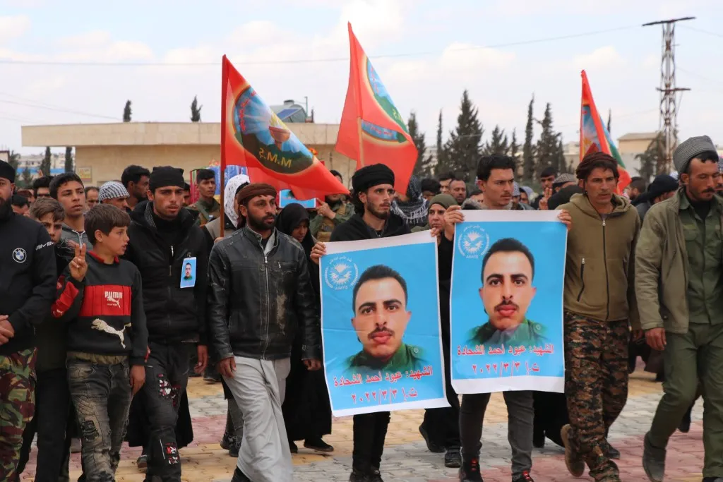 Şehîd Ebûd Ehmed El-Şihade li MInbicê hate oxirkirin