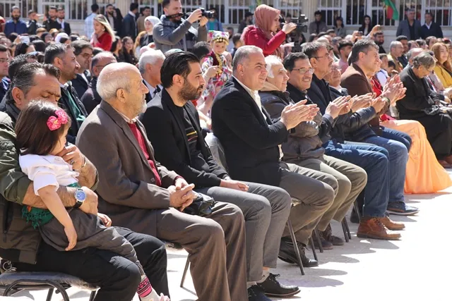 Li Qamişlo pîrozbahiyên Newrozê  ji zarokan re hatin lidarxistin
