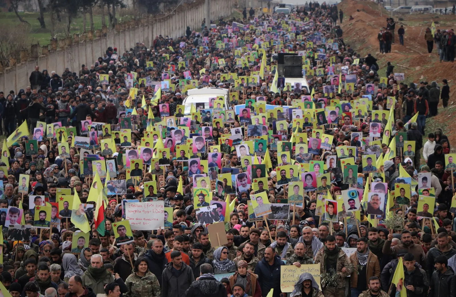 Bi deh hezaran şêniyên Efrîn û Şehbayê dagirkirina Efrînê şermezar kir