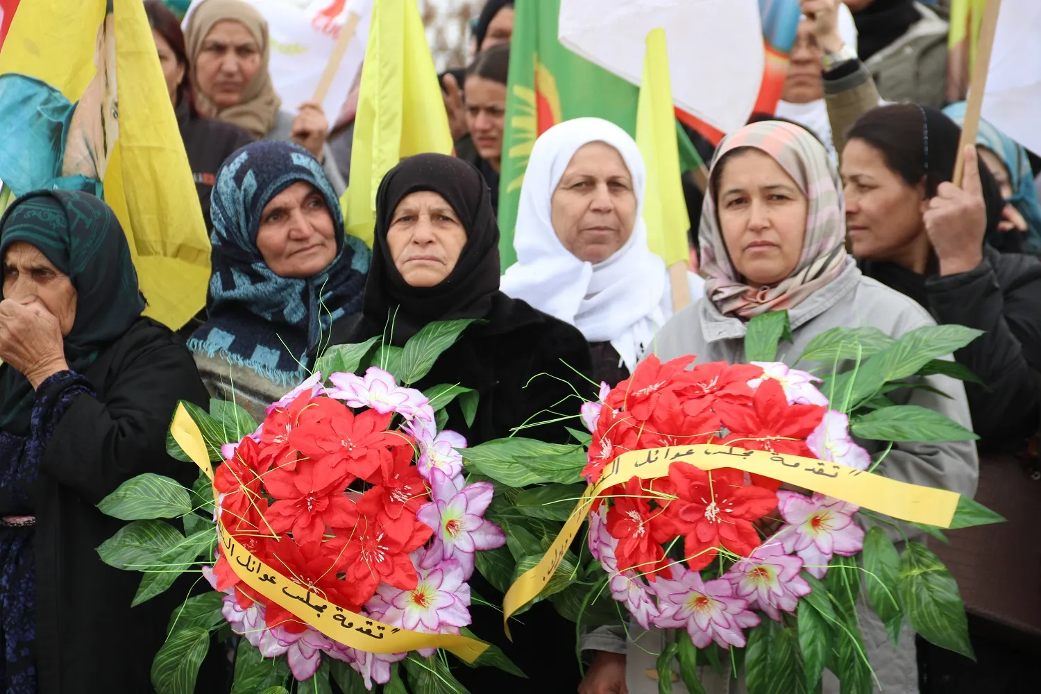 ​​​​​​​Şêniyên Qamişloyê serdana goristana şehîdên 12'ê Adarê kir