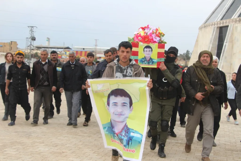 Sê cangoriyên azadiyê li Kobanê hatin oxirkirin