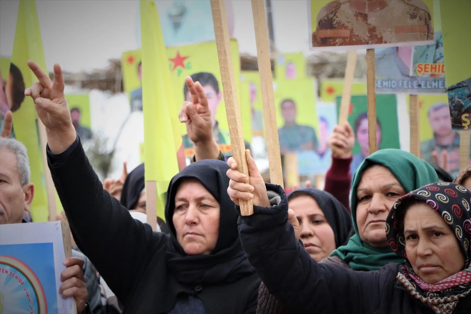 Malbatên Şehîdan a Efrînê hevkariya PDK bi dewleta Tirk re şermezar kir