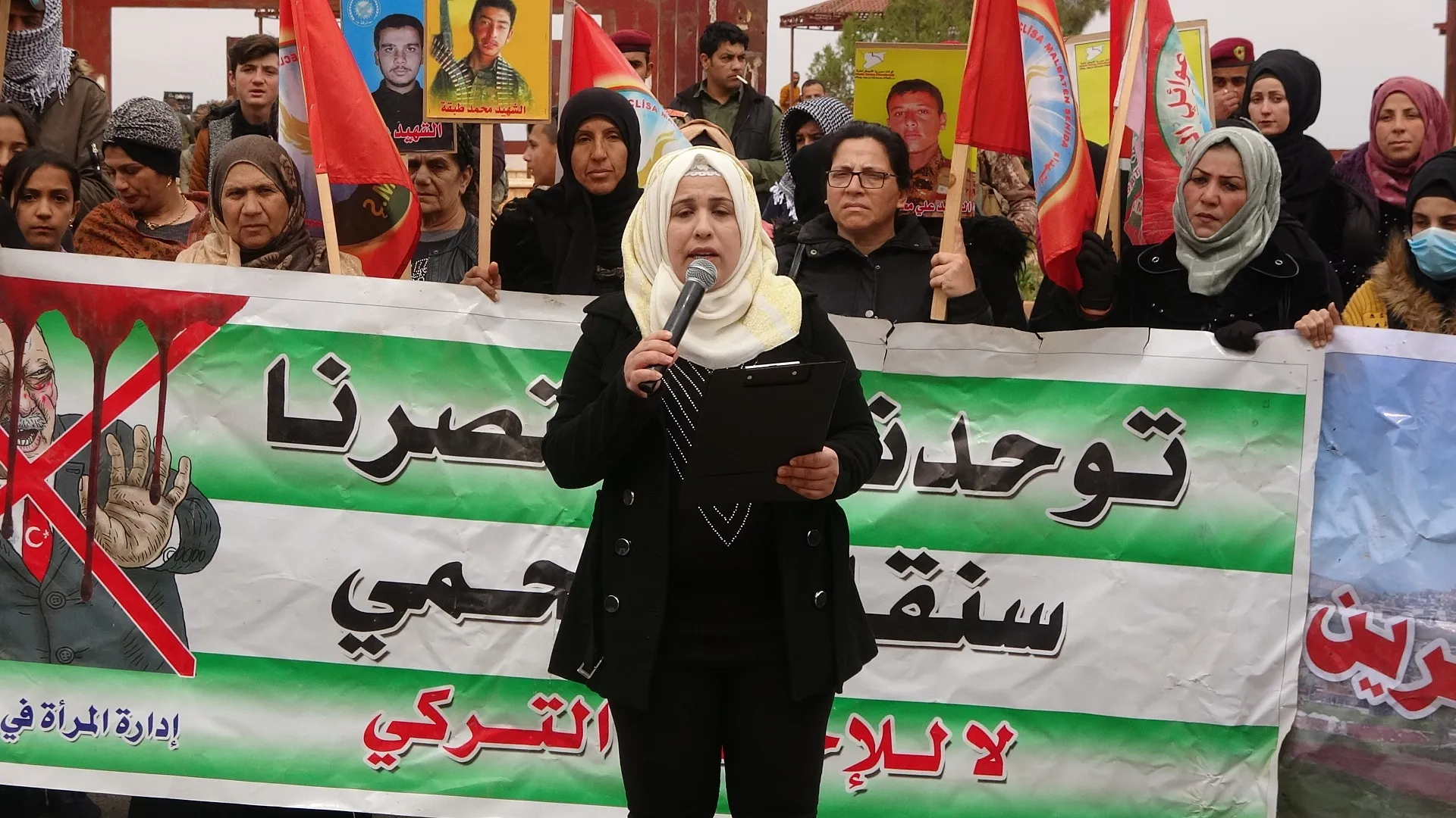 Dagirkirina Efrînê li Tebqayê hate şermezarkirin