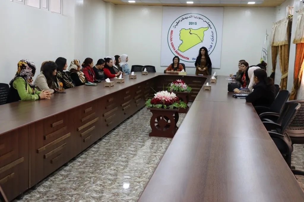 Bi boneya 8`ê Adarê li Dirbêsiyê semînerek hat dayîn