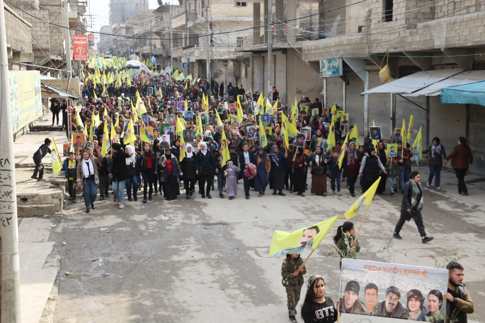 ​​​​​​​Şêniyên Helebê bi xwepêşandaneke girseyî dagirkirina Efrînê şermezar kir
