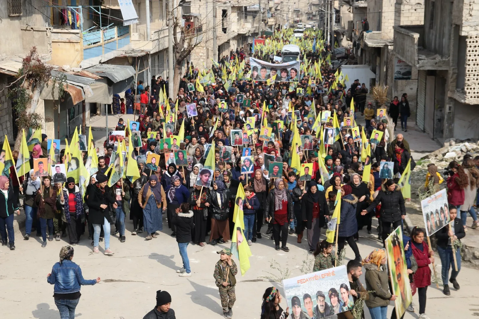​​​​​​​Şêniyên Helebê bi xwepêşandaneke girseyî dagirkirina Efrînê şermezar kir
