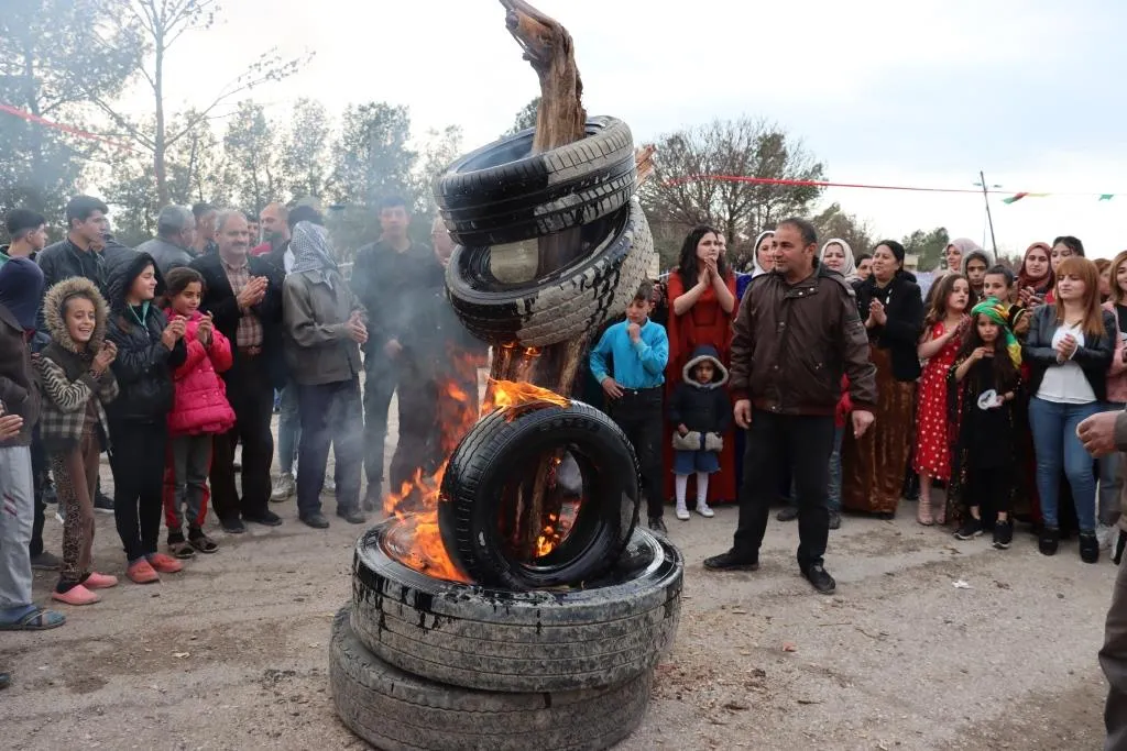 ​​​​​​​Şêniyên Dirbêsiyê cejna Newrozê pîroz kir