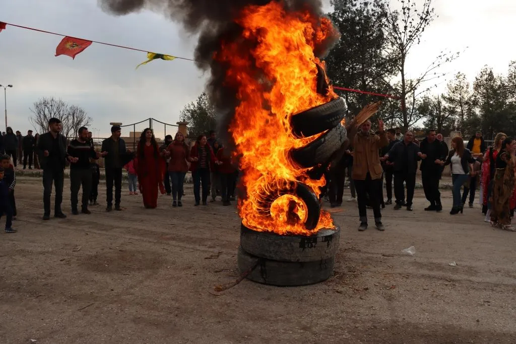 ​​​​​​​Şêniyên Dirbêsiyê cejna Newrozê pîroz kir