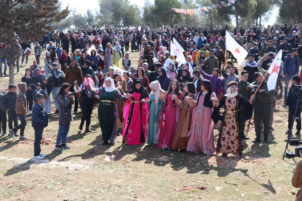 ​​​​​​​Şêniyên Minbicê bi coş Newroz pîroz kir