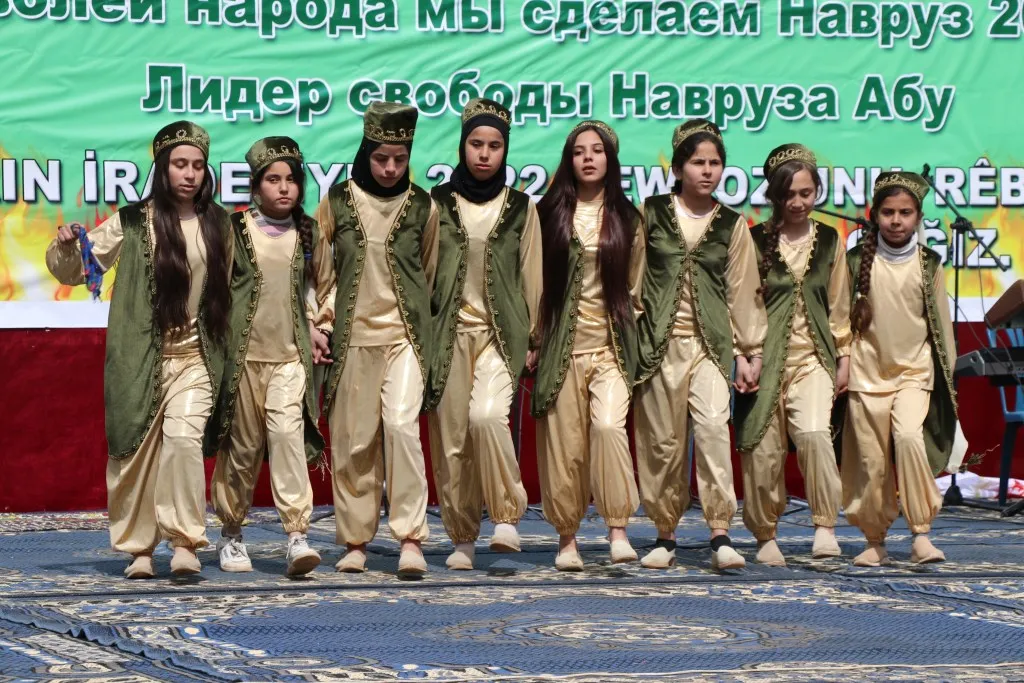 ​​​​​​​Şêniyên Minbicê bi coş Newroz pîroz kir