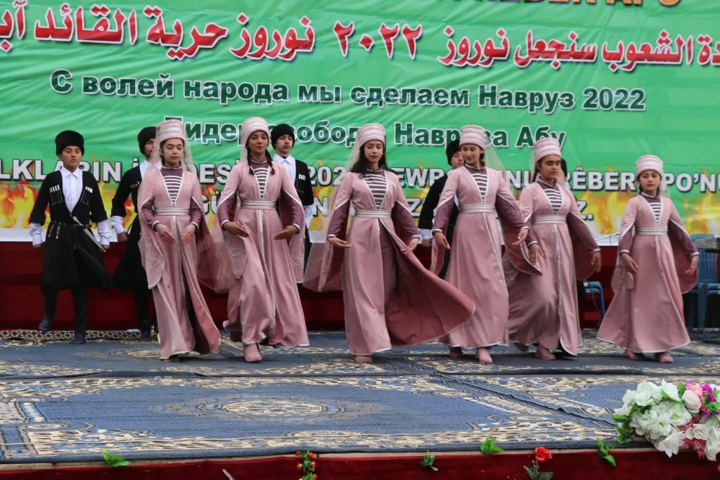 ​​​​​​​Şêniyên Minbicê bi coş Newroz pîroz kir
