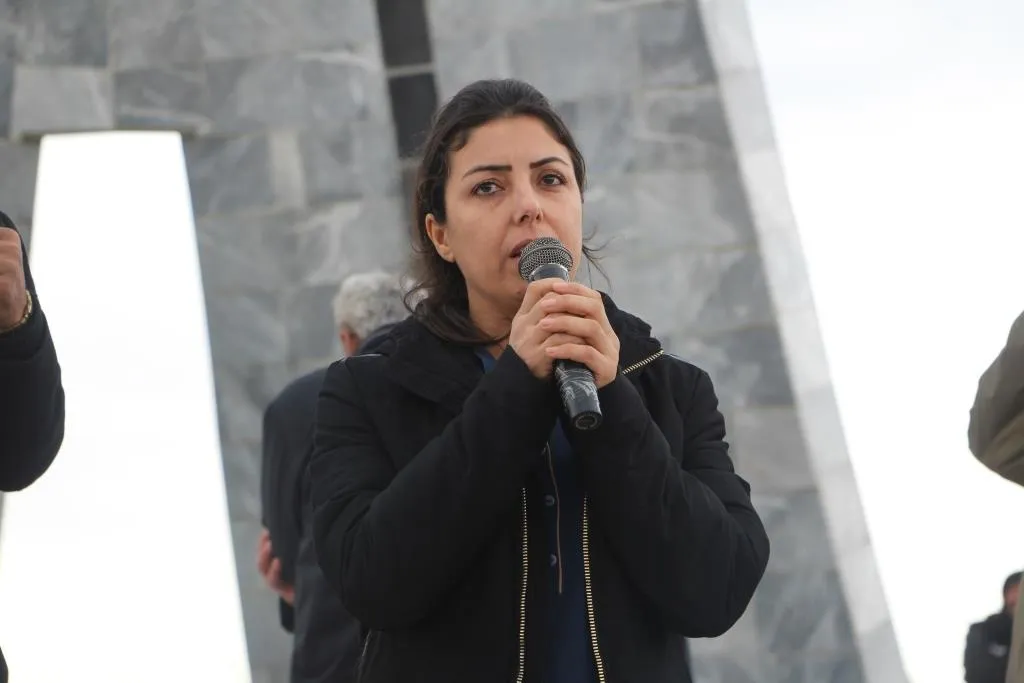Li Kobanê şehîdek hate oxirkirin û nasnameya şehîdekî hate ragihandin