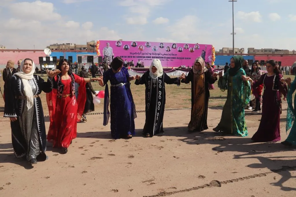 Pîrozbahiya li Reqayê bi dawî bû