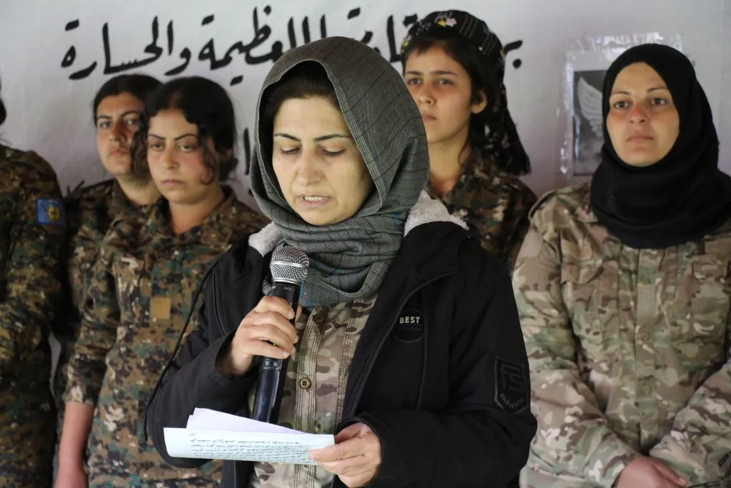 Yekitiya Jinên Ciwan û Hîlala Zêrîn bi boneya 8'ê Adarê çalakî li dar xistin