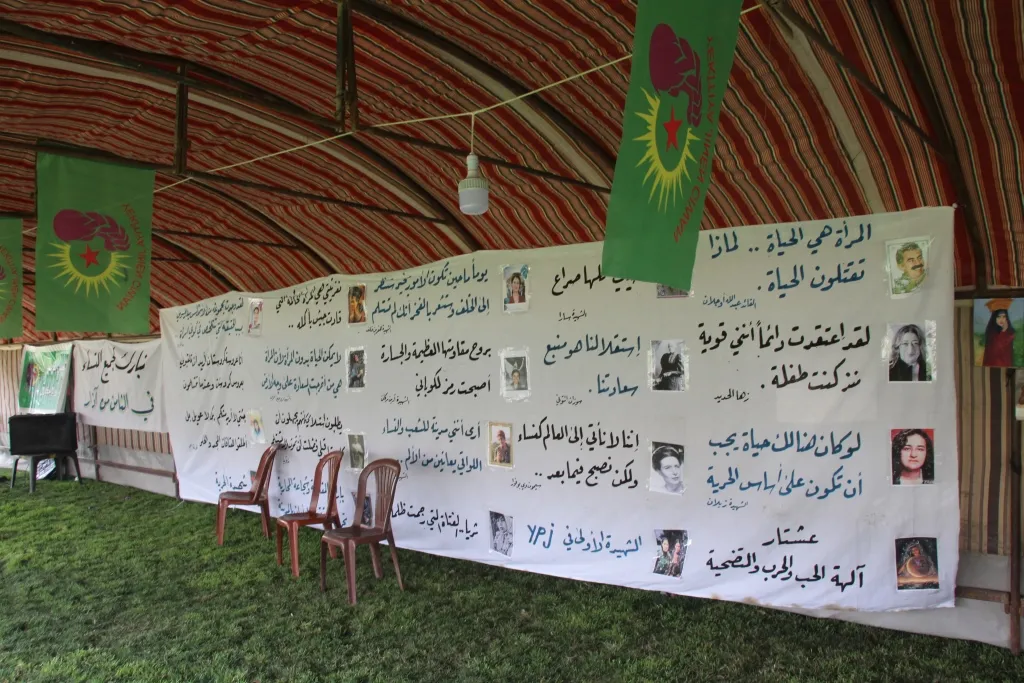 Yekitiya Jinên Ciwan û Hîlala Zêrîn bi boneya 8'ê Adarê çalakî li dar xistin