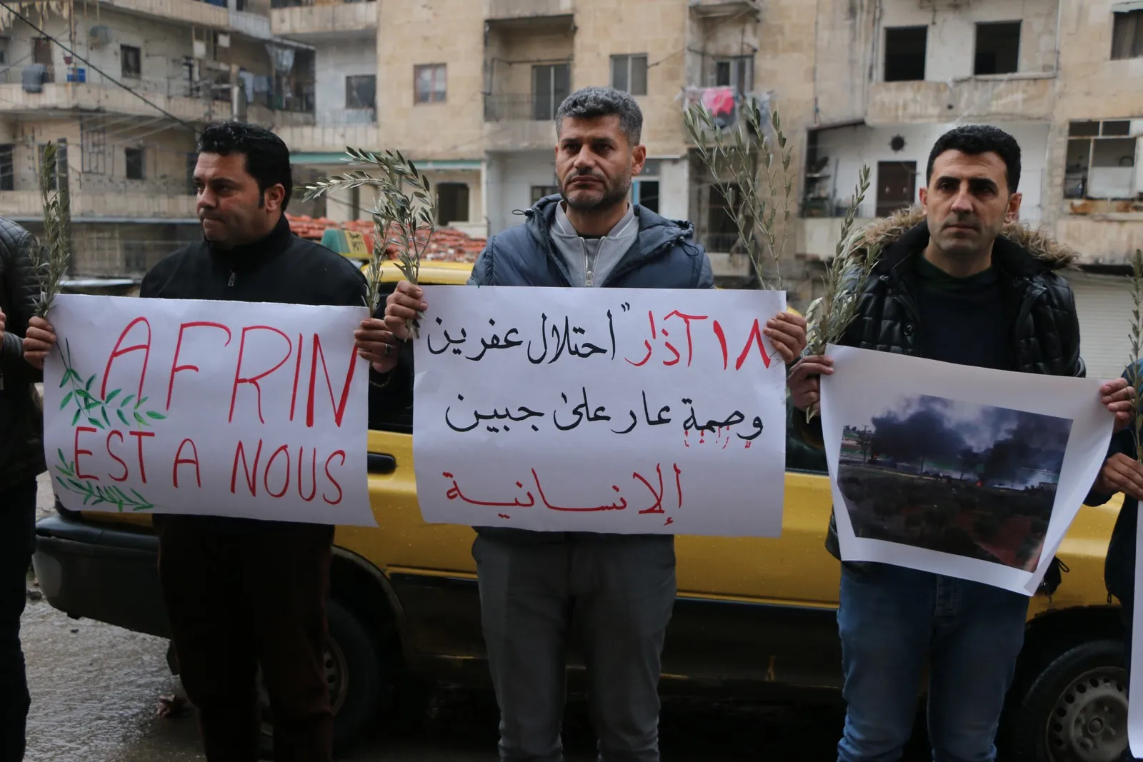 Li Helebê hunermendan ji bo Efrînê çalakiyek li dar xist
