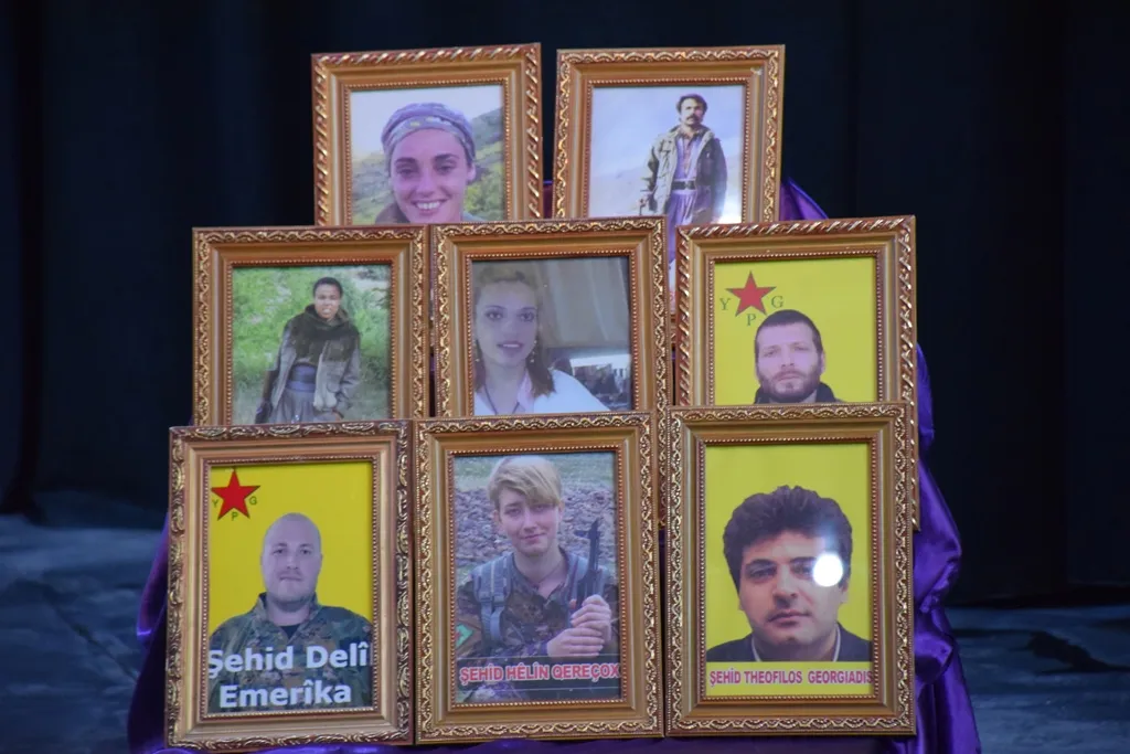 Li Qamişlo merasîma bîranîna şehîdên enternasyonalîst