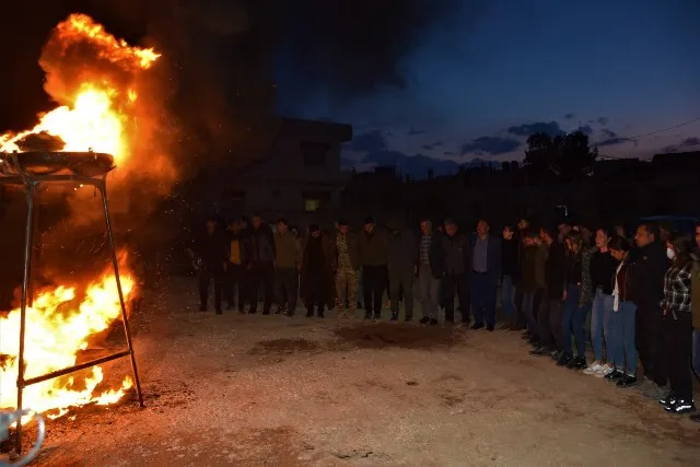 Şêniyên Til Temirê agirê Newrozê dadan