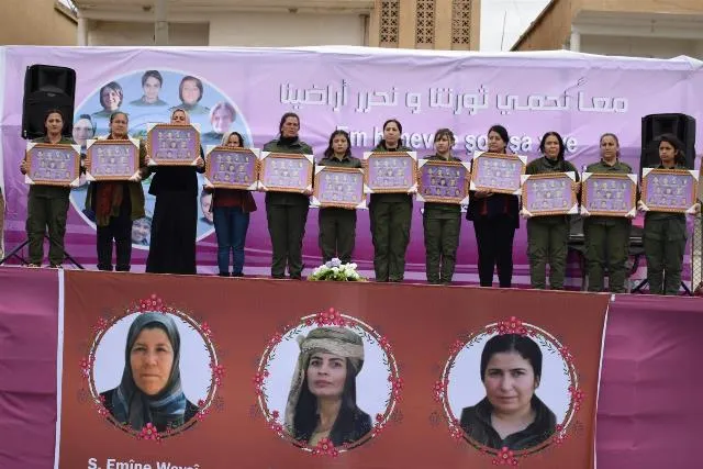 Pîrozbahiyên Hêzên Ewlekariya Hundirîn –Jin bi boneya 8’ê Adarê