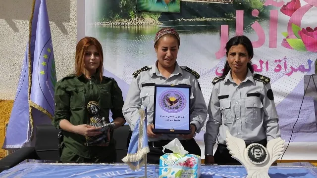 Pîrozbahiyên Hêzên Ewlekariya Hundirîn –Jin bi boneya 8’ê Adarê