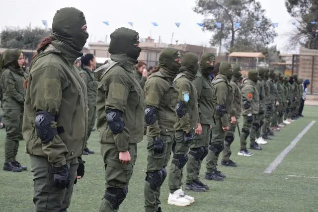 Pîrozbahiyên Hêzên Ewlekariya Hundirîn –Jin bi boneya 8’ê Adarê