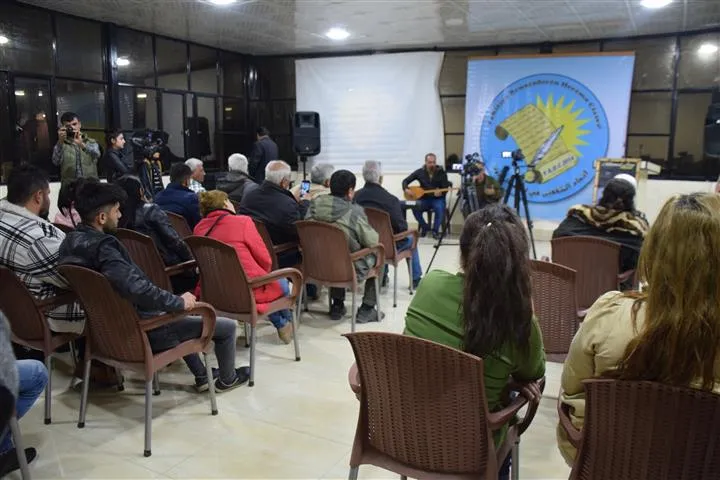 ​​​​​​​Li Hesekê ji bo hunermendê nemir Mihemed Şêxo şevbuhêrkek