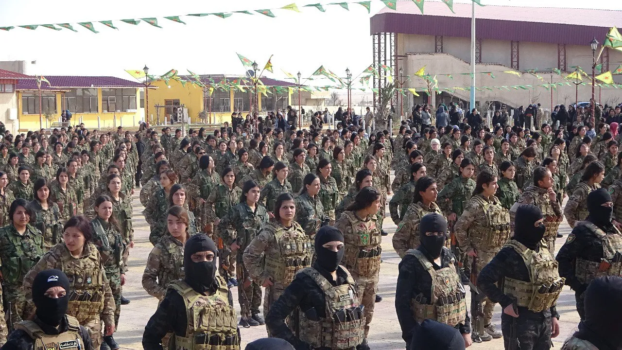 ​​​​​​​YPJ'ê bi merasîmeke leşkerî 8'ê Adarê pîroz kir