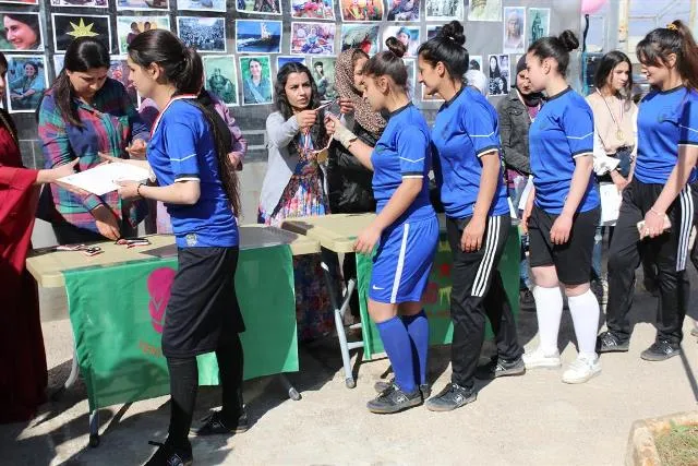 ​​​​​​​Li Helebê bi boneya Roja Jinan a Cîhanê çalakî hatin lidarxistin