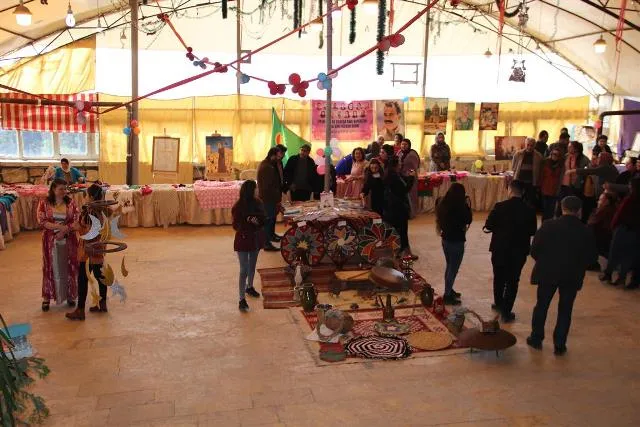 ​​​​​​​Li Helebê bi boneya Roja Jinan a Cîhanê çalakî hatin lidarxistin