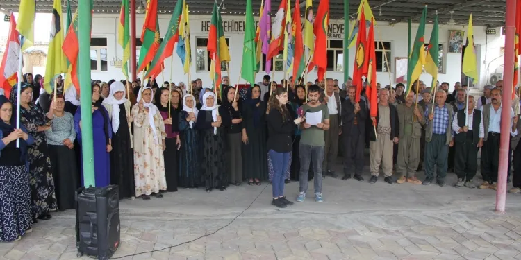 Malbatên Şehîdan yên Mexmûrê: Em ê mil bi milê gerîla berxwedanê mezin bikin