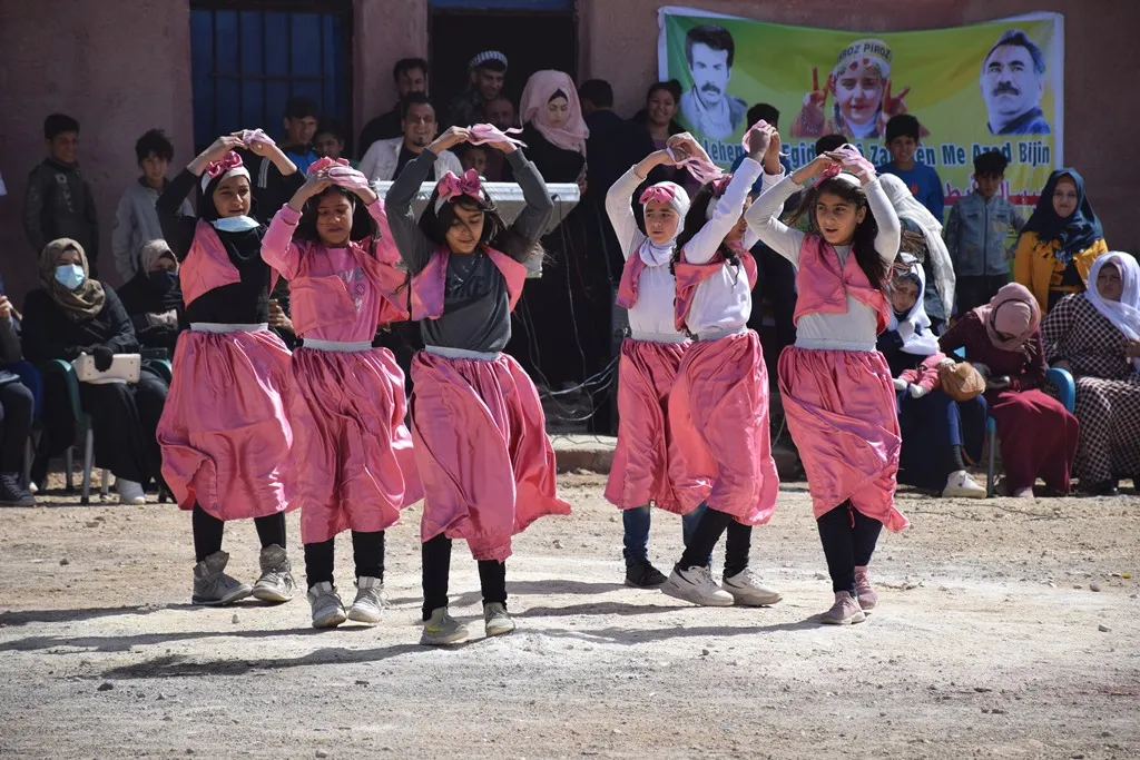 Şêniyên Hesekê rojbûna 73`yan a rêber Ocalan pîroz kir