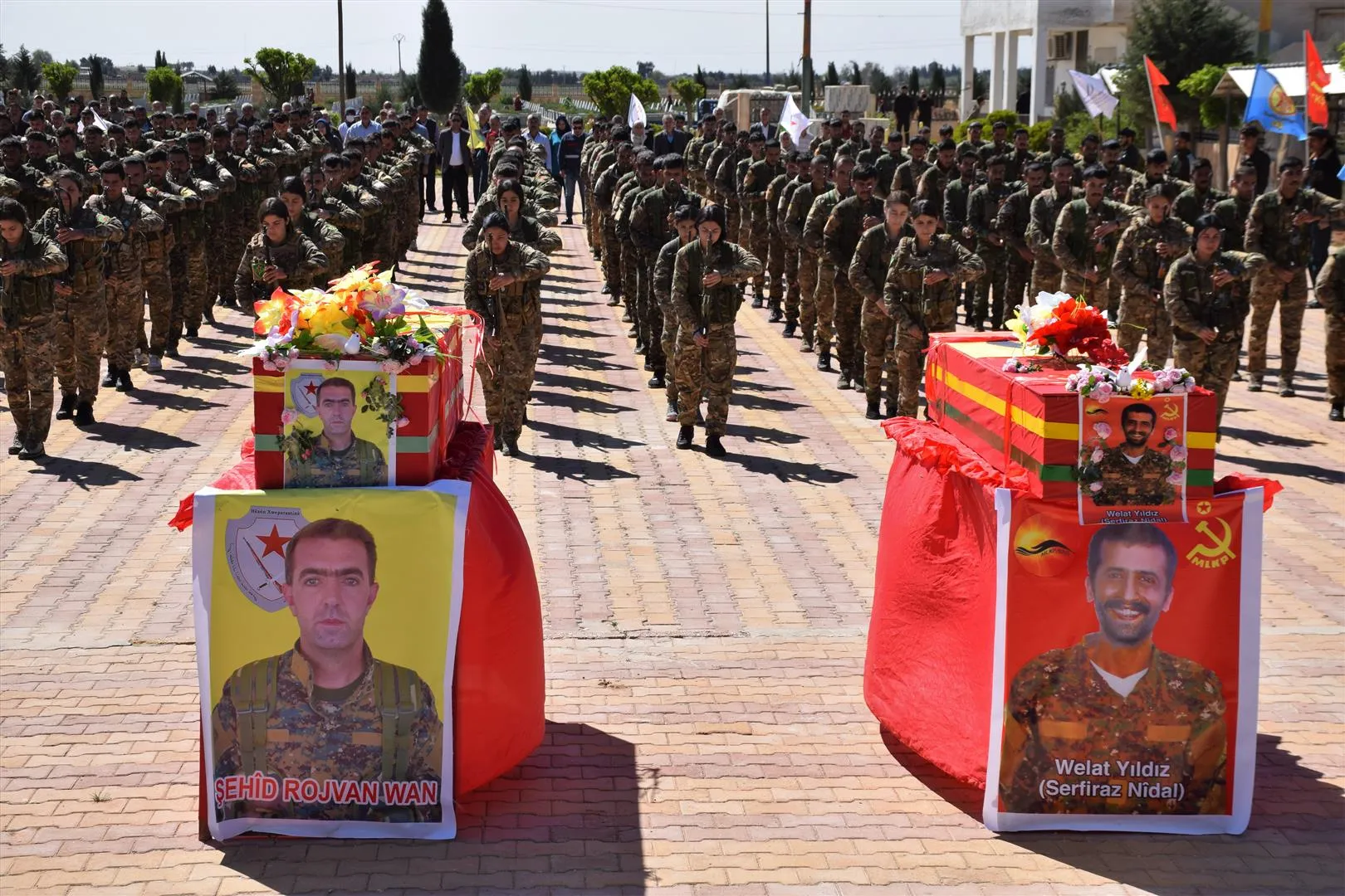 Şehîd Rojvan Wan û Serfiraz Nîdal hatin veşartin