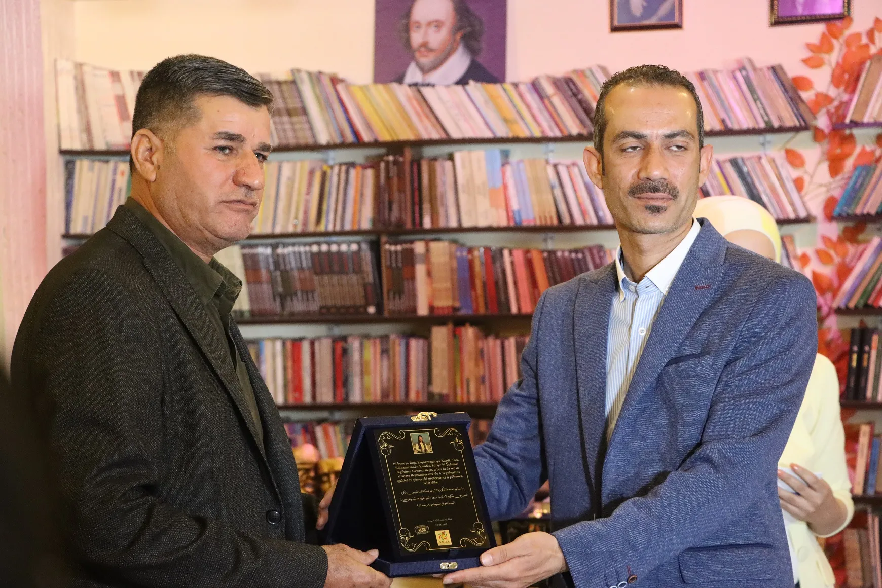 Ji ber keda wan 5 rojnamevanên jin ên Kurd hatin xelatkirin