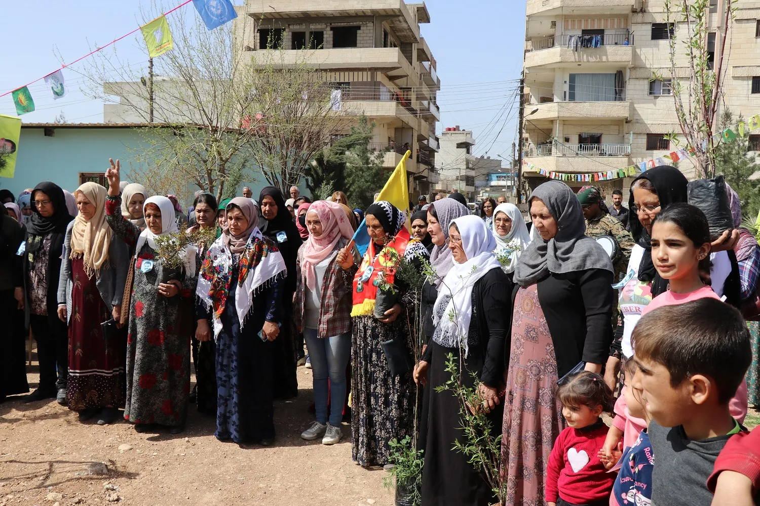 Bi boneya rojbûna rêber Abdullah Ocalan dar li Eyn Îsayê hatin çandin
