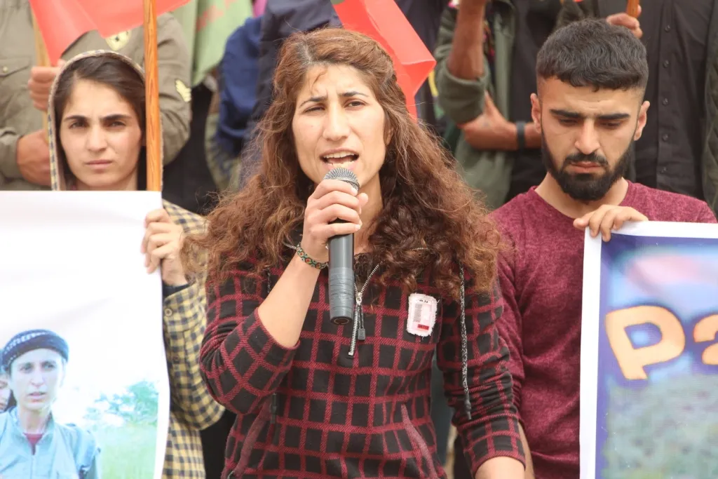 Welatiyên Rojava: Em li pişta gerîla ne