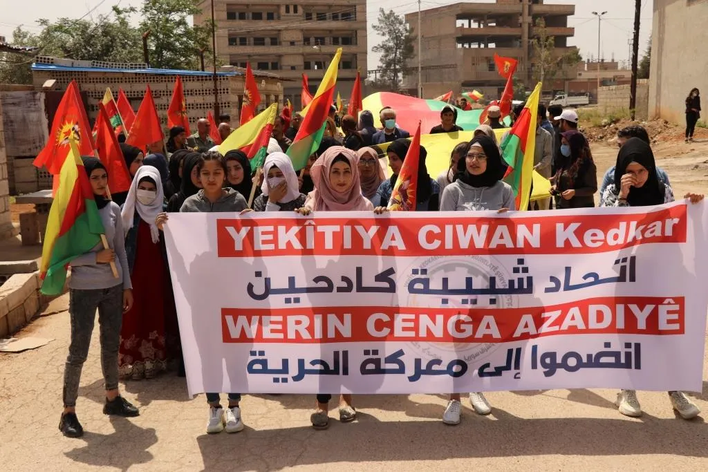 Çalakiyên ciwanan ên li dijî dagirkerî û xiyanetê dewam dikin