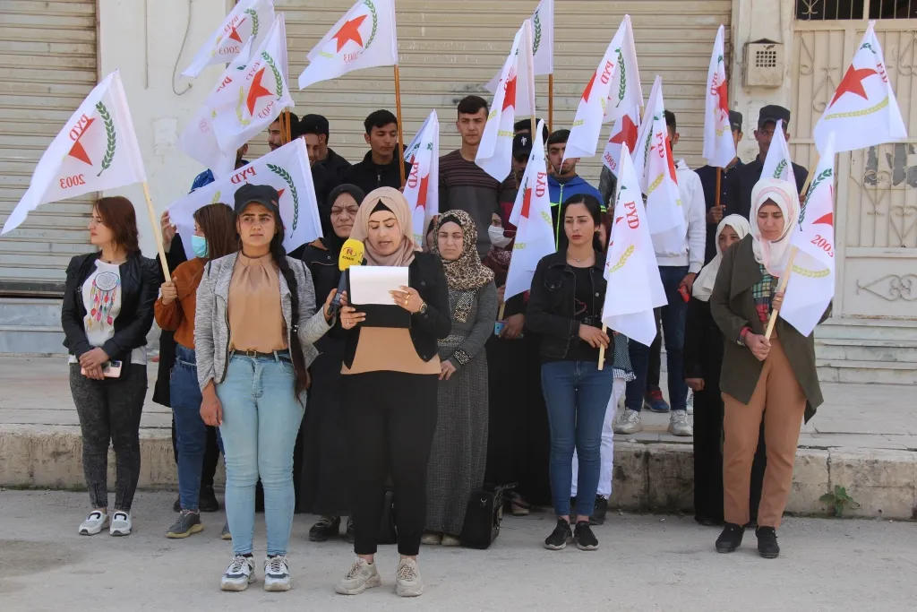 Ciwanên PYD`ê îxaneta PDK`ê şermezar kir