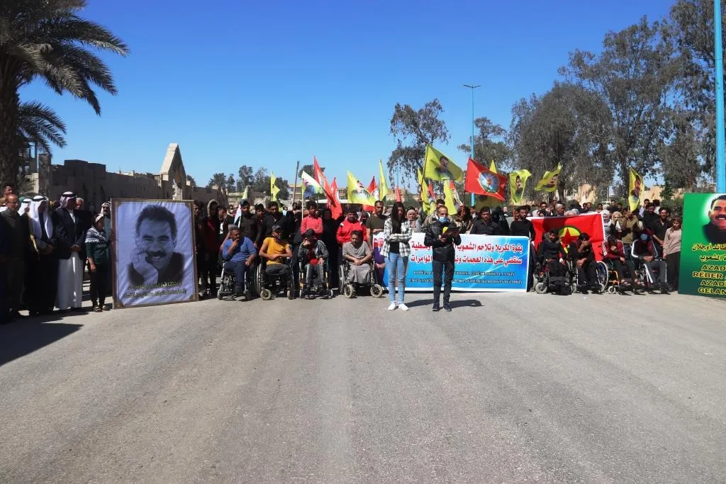 Malbatên şehîdan, gazî û jinên ciwan nerazîbûn nîşanî xiyanet û êrişên dagikirinê da